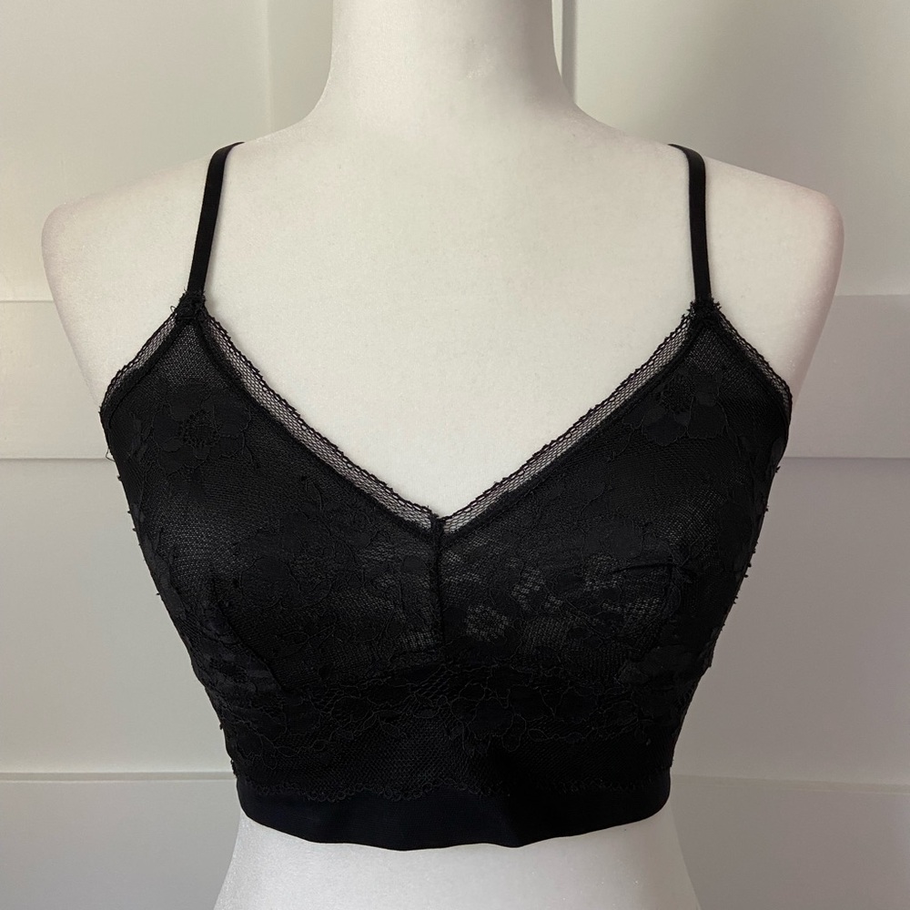 ⭐️ Victoria’s Secret Lace Bralette ⭐️